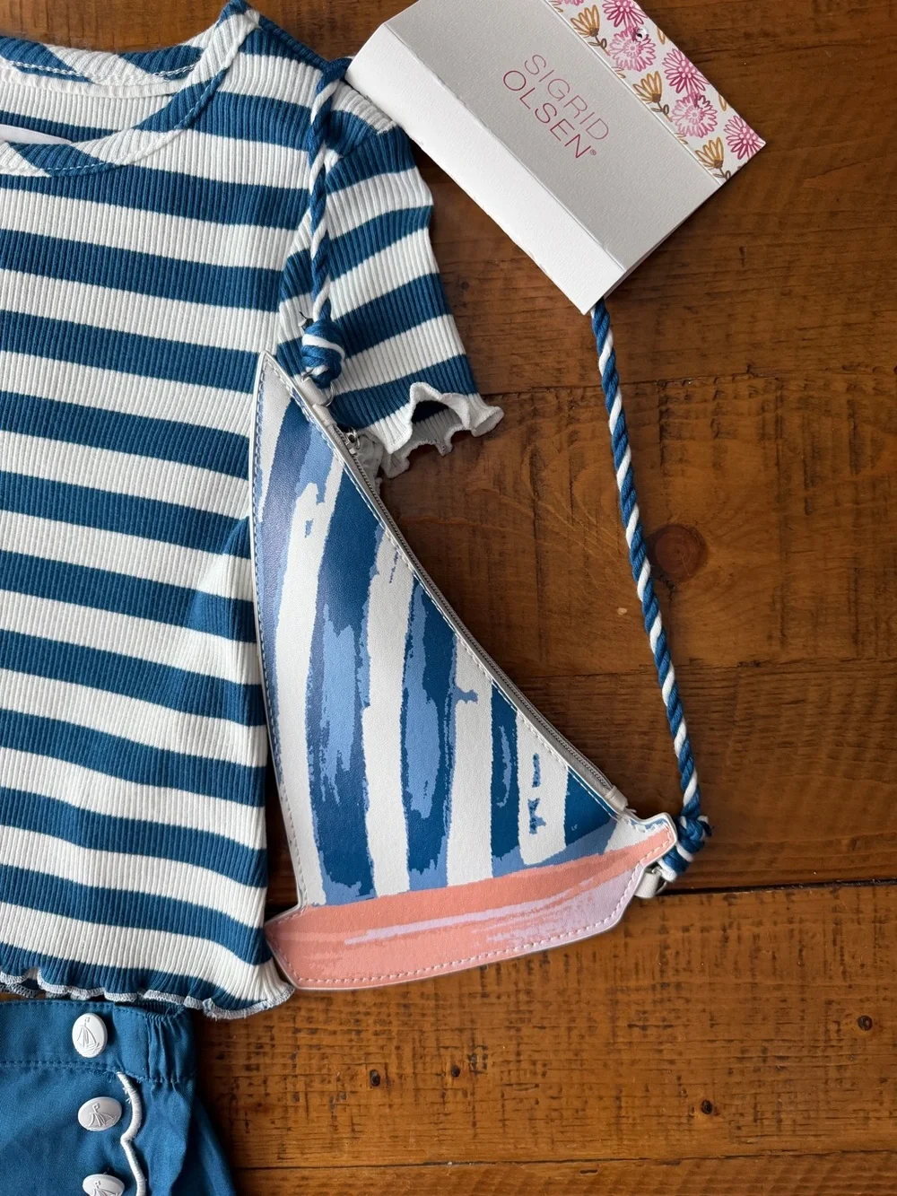 Girls Nautical/beach outfit Striped Ribbed Tee with Blue Scalloped shorts - Picture 7 of 9